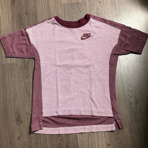 Nike Sportswear  T-Shirt - Picture 1 of 3
